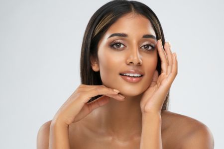 Model showing of the effect of where to put filler in the face